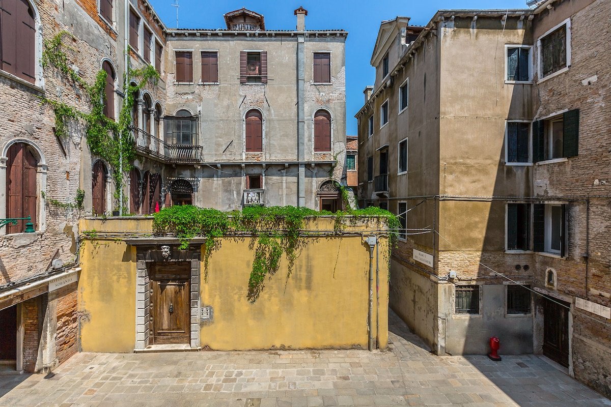 Tosca gallery image 4