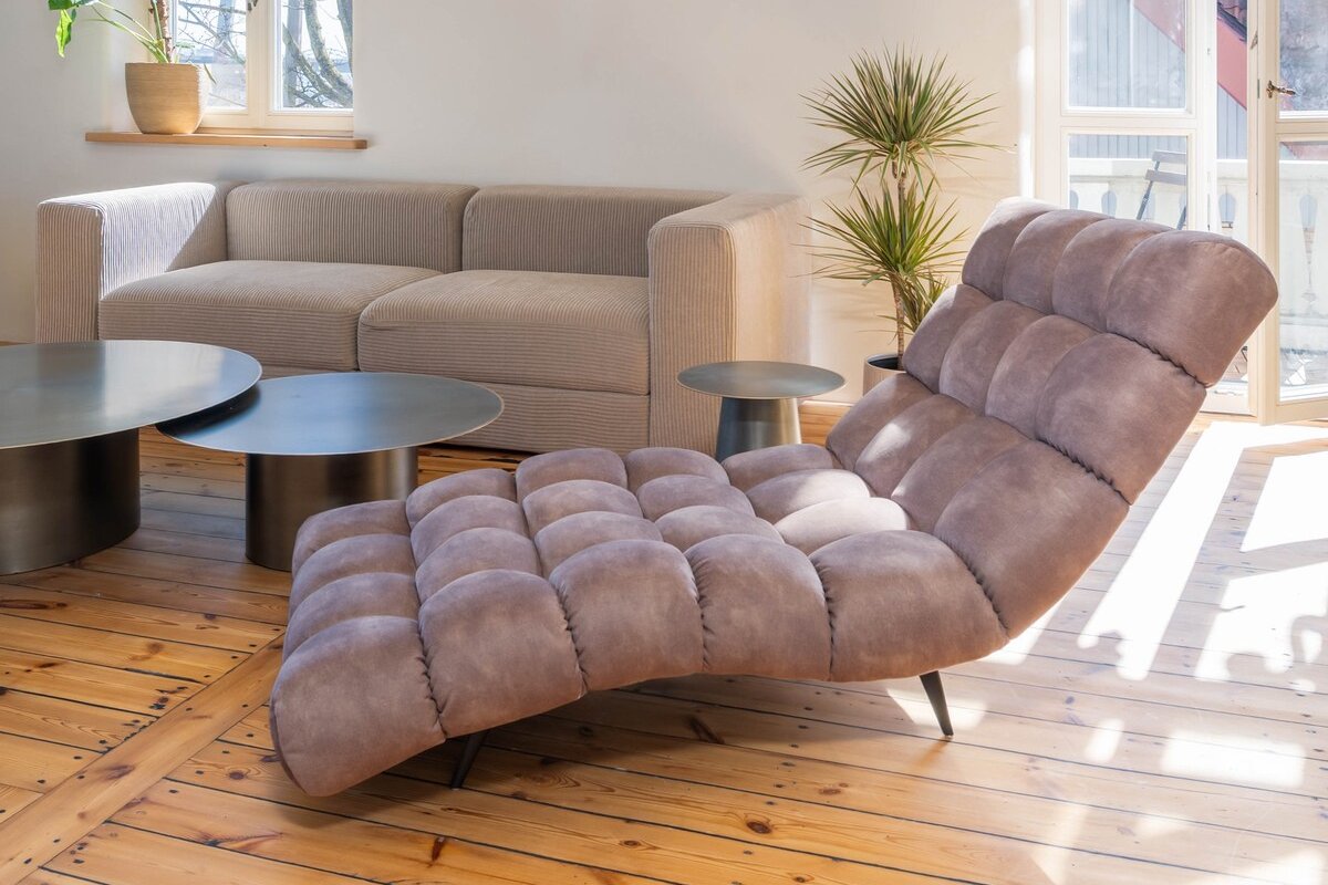 Charming flat | beautiful riverside views gallery image 4