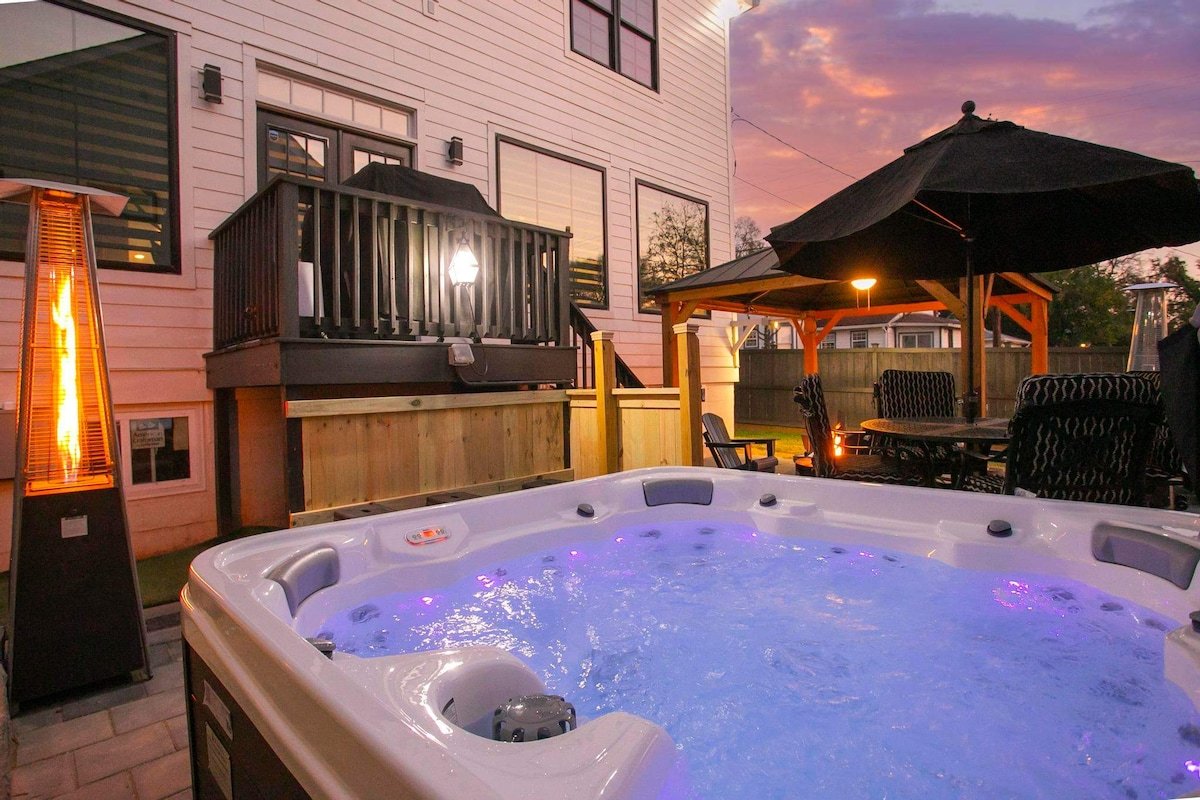 New Hot Tub, Spacious, Near Downtown gallery image 2