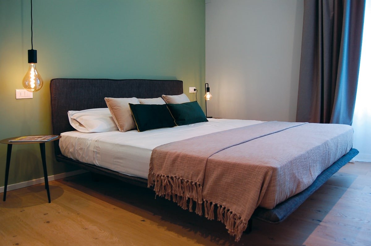 AR Noho apartment: gym & sauna and private terrace gallery image 5