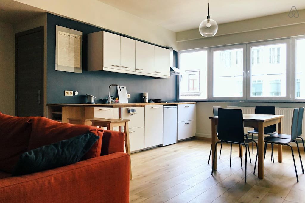 Fully equipped two bedroom apartment Schuman area gallery image 3