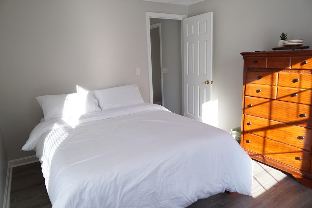 7 Bed in Narragansett – walk to private beach gallery image 5