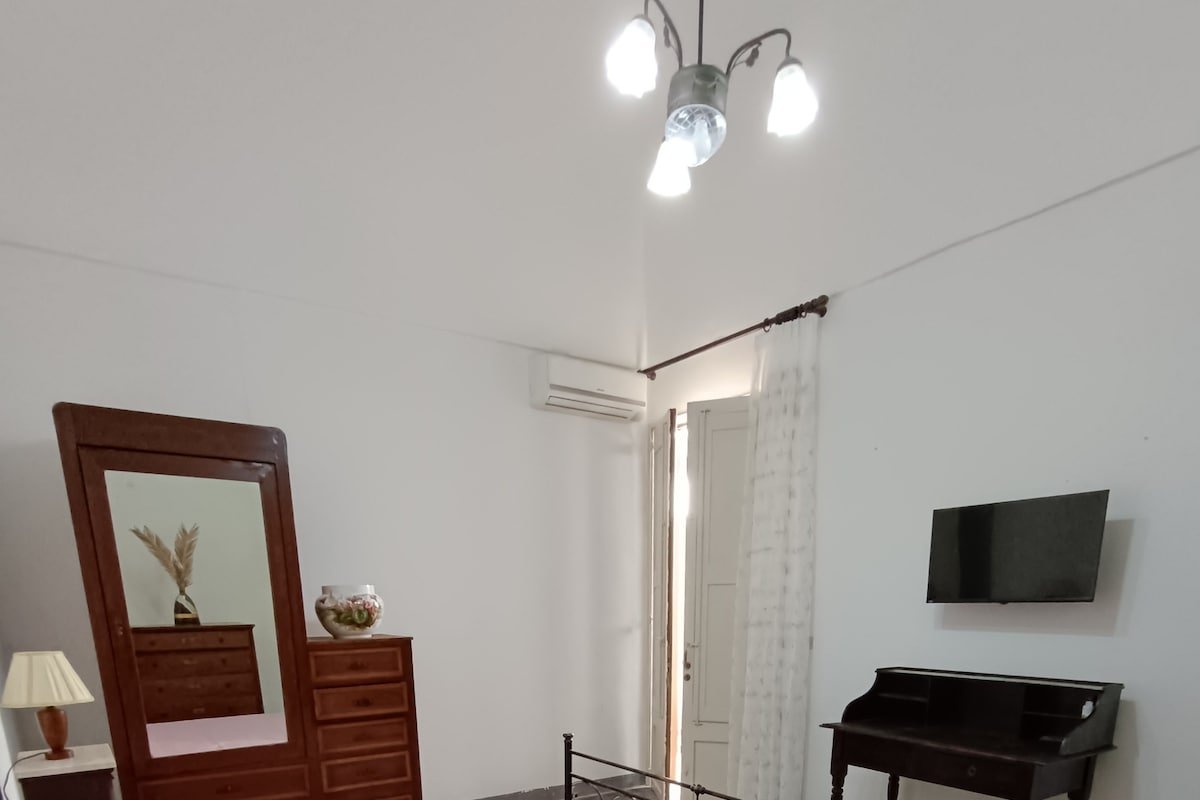 Prestigioso Palazzo Muia con vasca idromassaggio gallery image 5