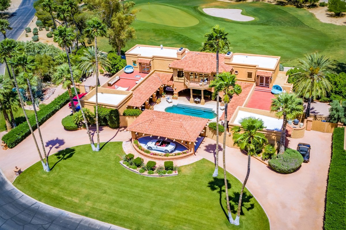 Award-Winning Ritz Carlton Golf Green Estate|Sauna