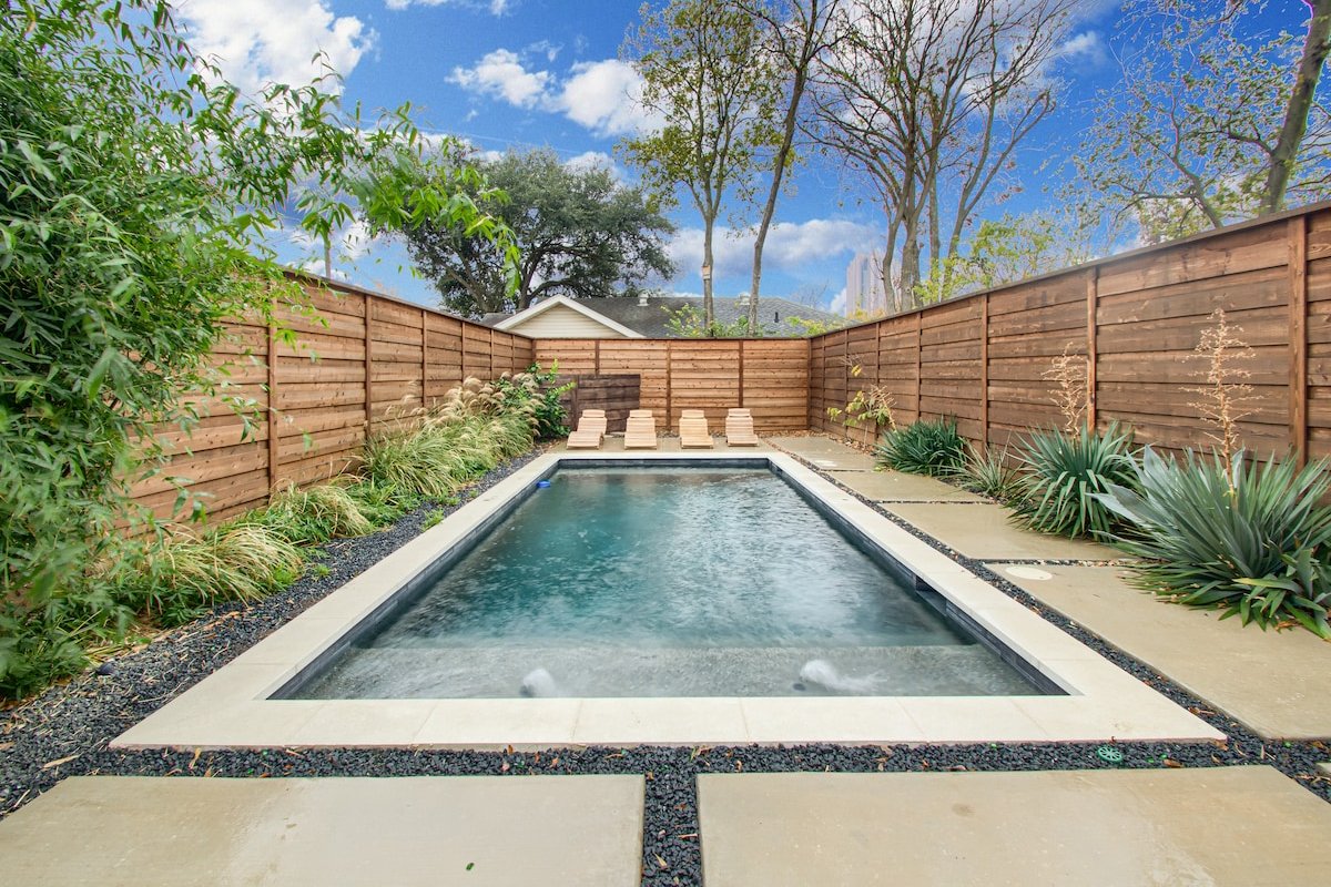 California Vibes in heart of Dallas, heated pool gallery image 4