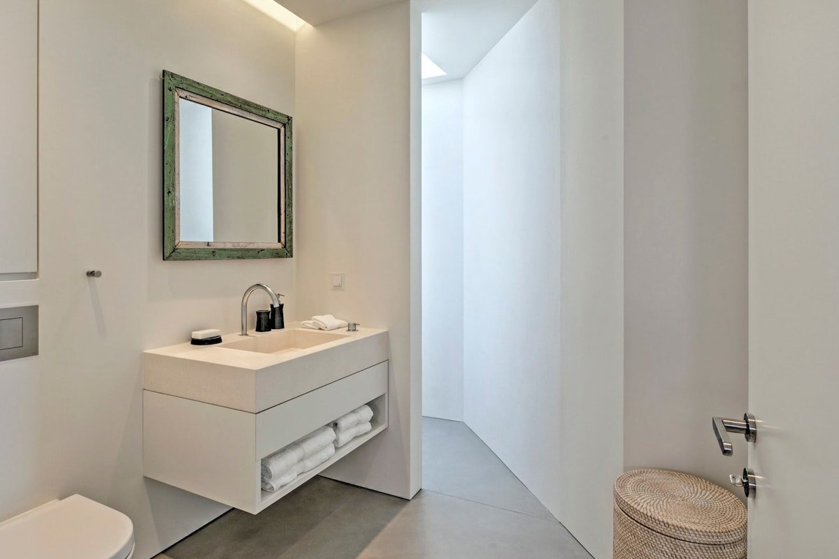 “Aquaria One” by Aqualiving Villas gallery image 4