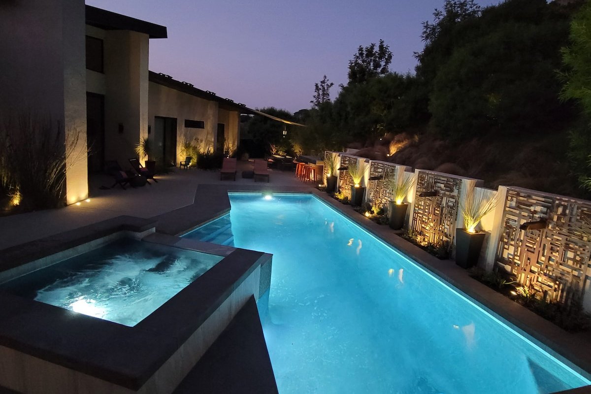 Luxe Point Loma Oasis w/ Pool, Spa & Fire Pit gallery image 3