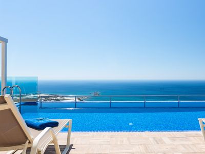 Jasmine Villa, 3 BD, 3 BD, private pool, sea views