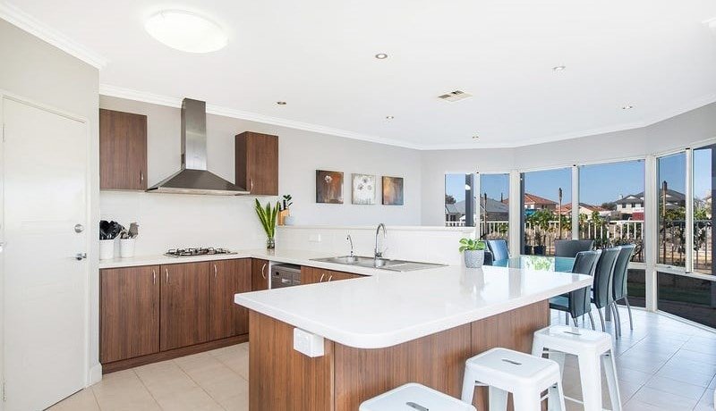 Villa Delfina Waterfront Canal Home gallery image 4