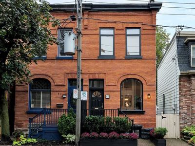 Entire House- Stunning Upscale Toronto – Historic