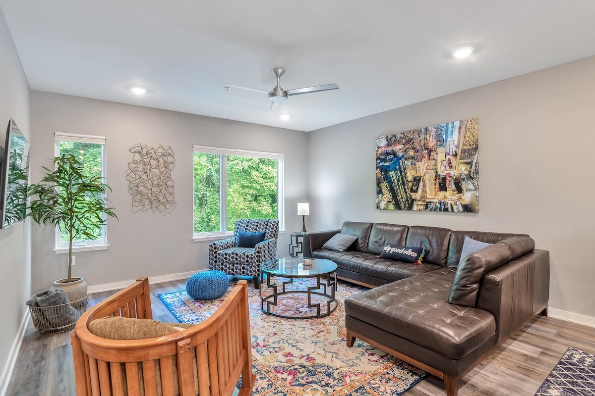 Asheville Proud South Slope Townhome gallery image 5