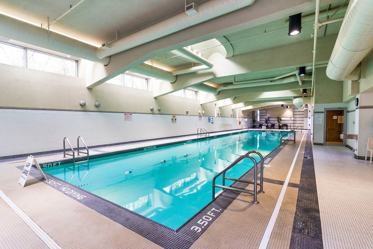 Modern, Comfortable, & Central Apt in Downtown Van gallery image 4