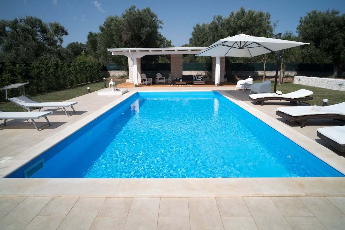 Villa con piscina gallery image 3