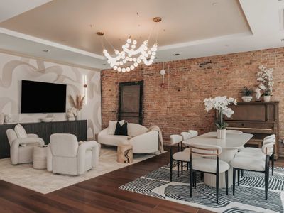 Bellamy Suite at Starr Piano | Walk to Broadway