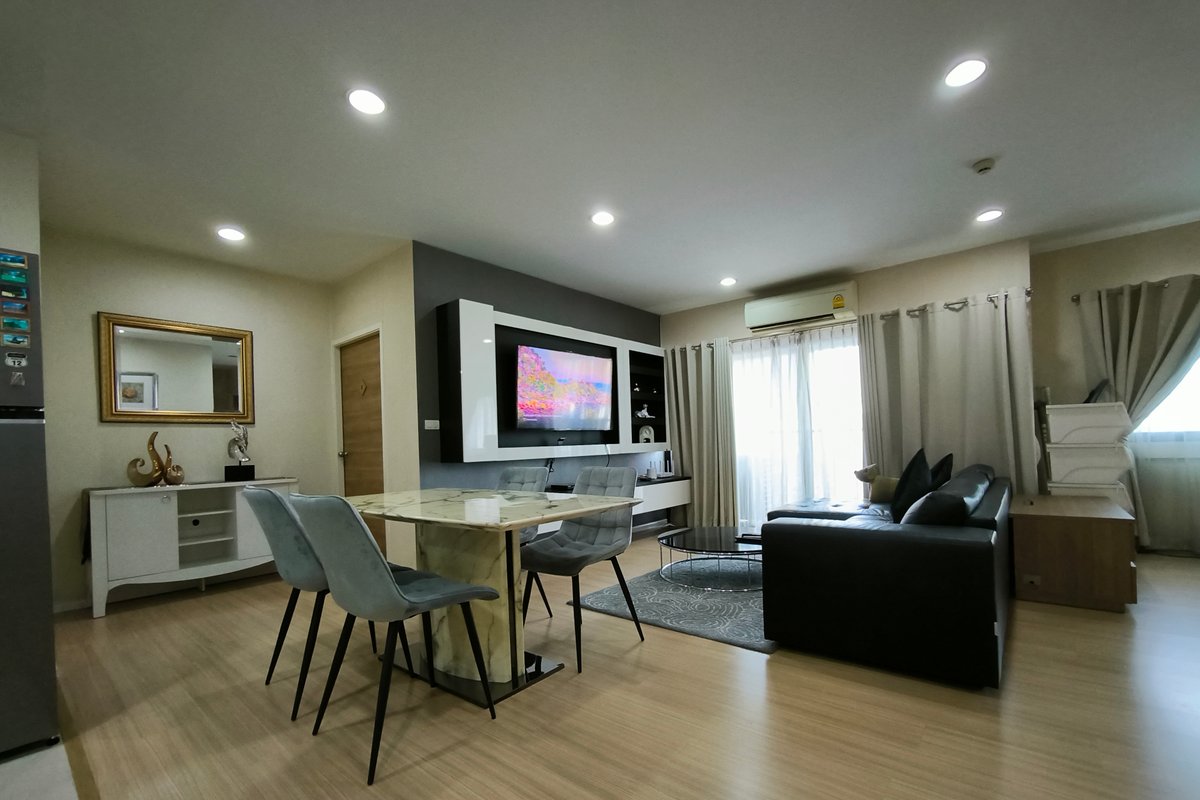 [F]Heart of BKK/190m or 5min walk to BTS/6-7pax