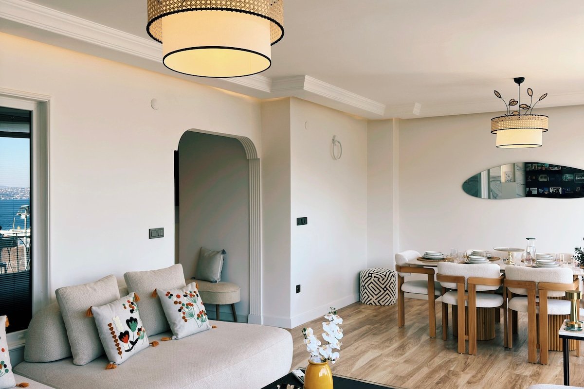 Deluxe sapphire Bosphorus viewed city center Apt. gallery image 5