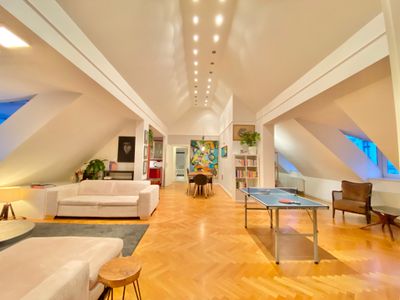 Hip&Central. Spacious rooftop apartment.