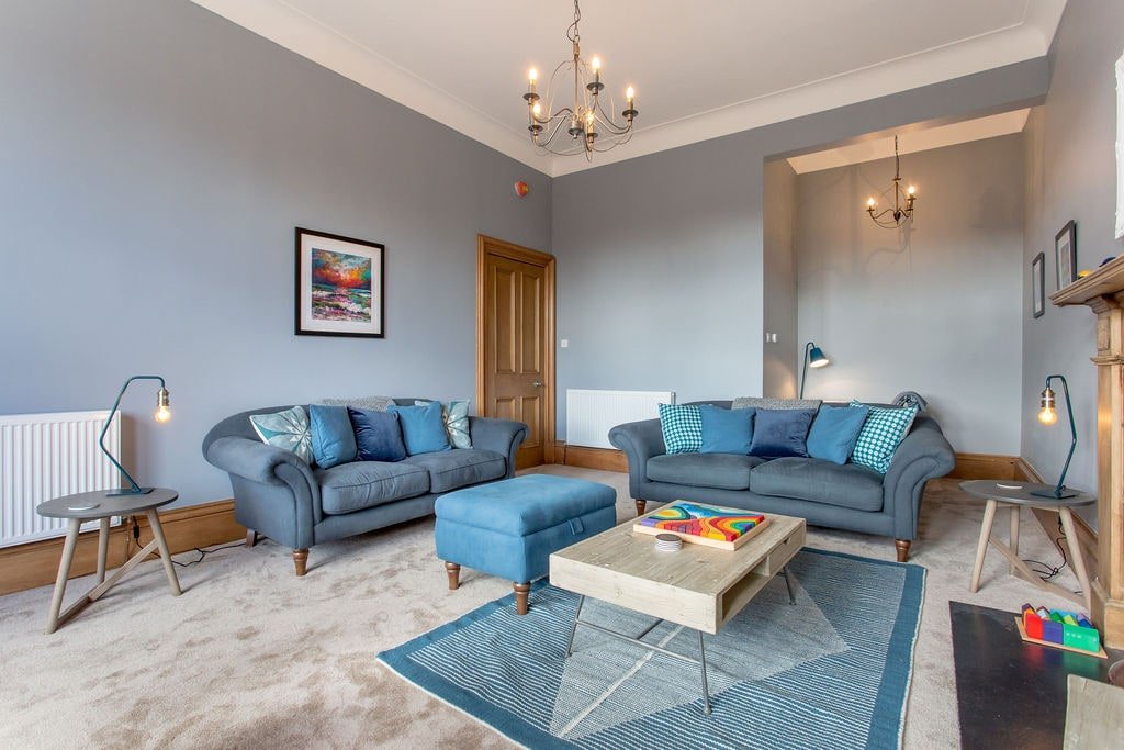 Stunningly designed contemporary apartment gallery image 5