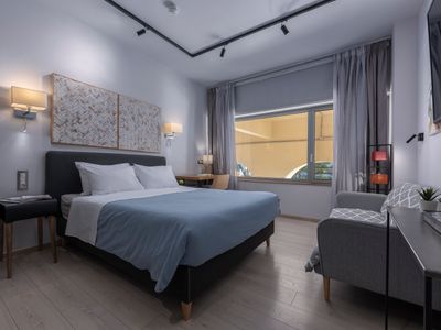 Square Elegant Suite II