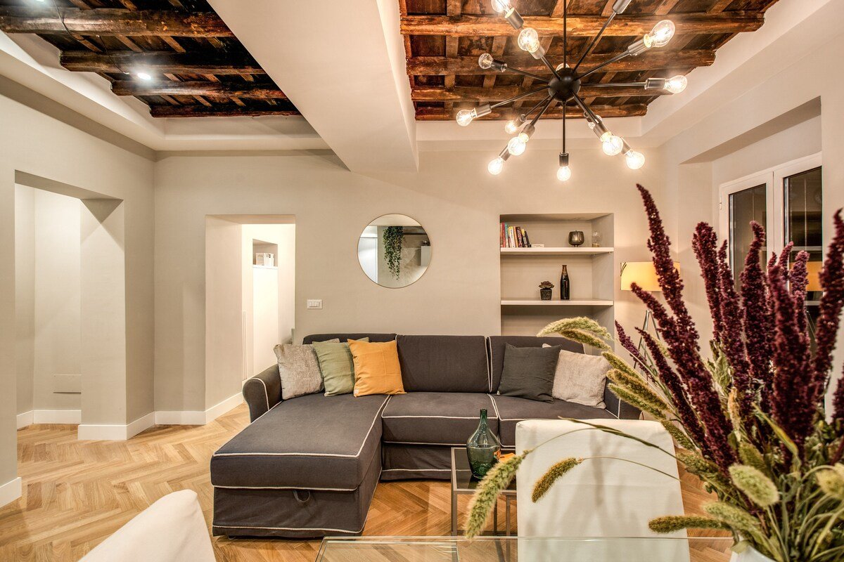 Trevi Fountain Superior 3 bdr apartment gallery image 4