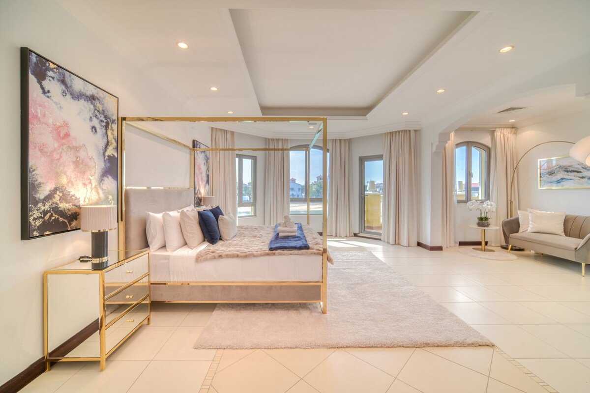 Beachfront 5BR Villa w/ Private Pool at the Palm gallery image 3