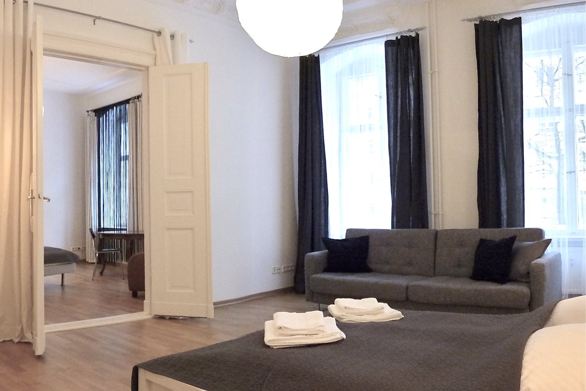 Elegant 4 Room Apartment with 2 Bathrooms