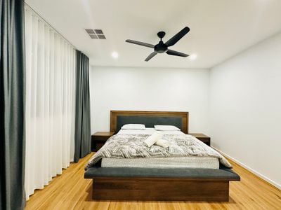 Brand new family retreat-Spacious 4BR