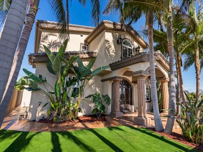 Elegant Mansion near Downtown SD with Jacuzzi