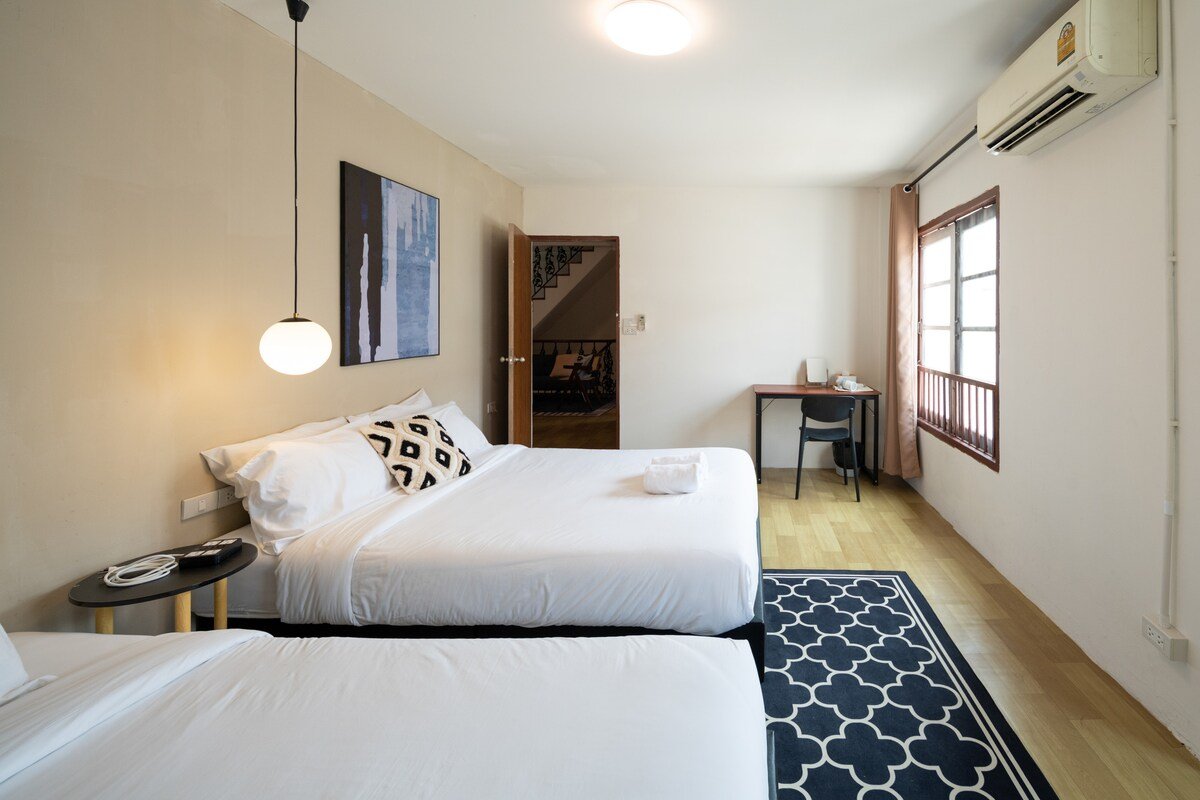 Spacious 6BR/ 22 pax walkable to MRT Phaholyothin gallery image 3