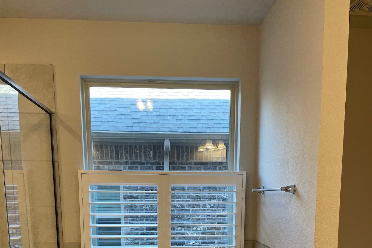 Pristine 3 bedroom, 3 bath smart home w/ amenities gallery image 5