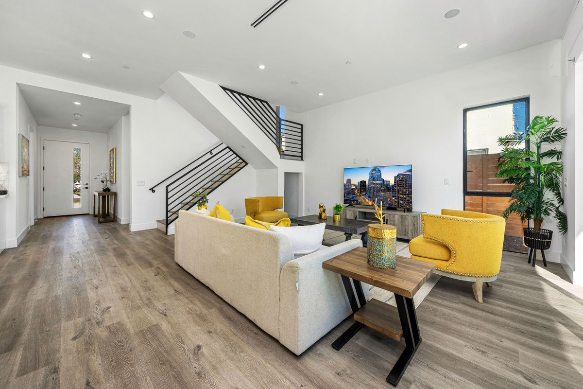 5BR/5.5BA New Villa in Los Angeles With Parking