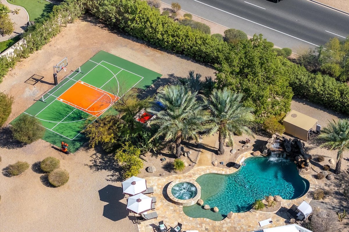Luxe PV Retreat – Pickleball – Heated Pool – Sauna gallery image 2
