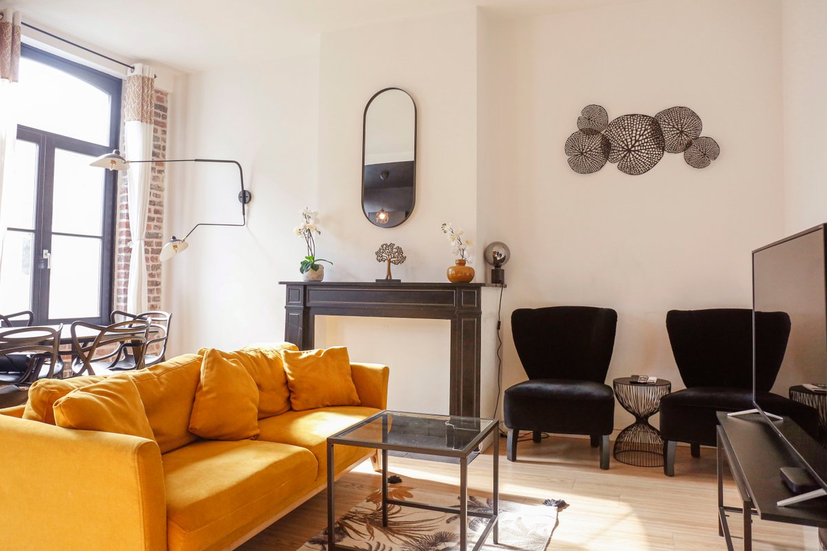 Stylish 3 Bedrooms+ A/C & Private Baths – EU Area