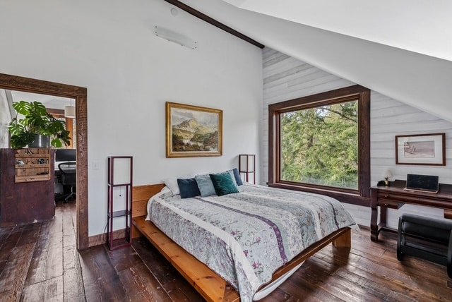 Spacious Modern-Rustic Farmhouse – Saltspring Is. gallery image 4