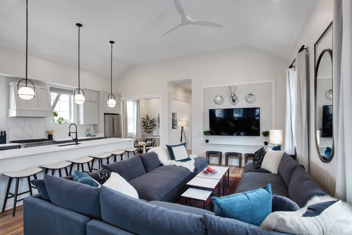 Modern Home | Heated Pool gallery image 2