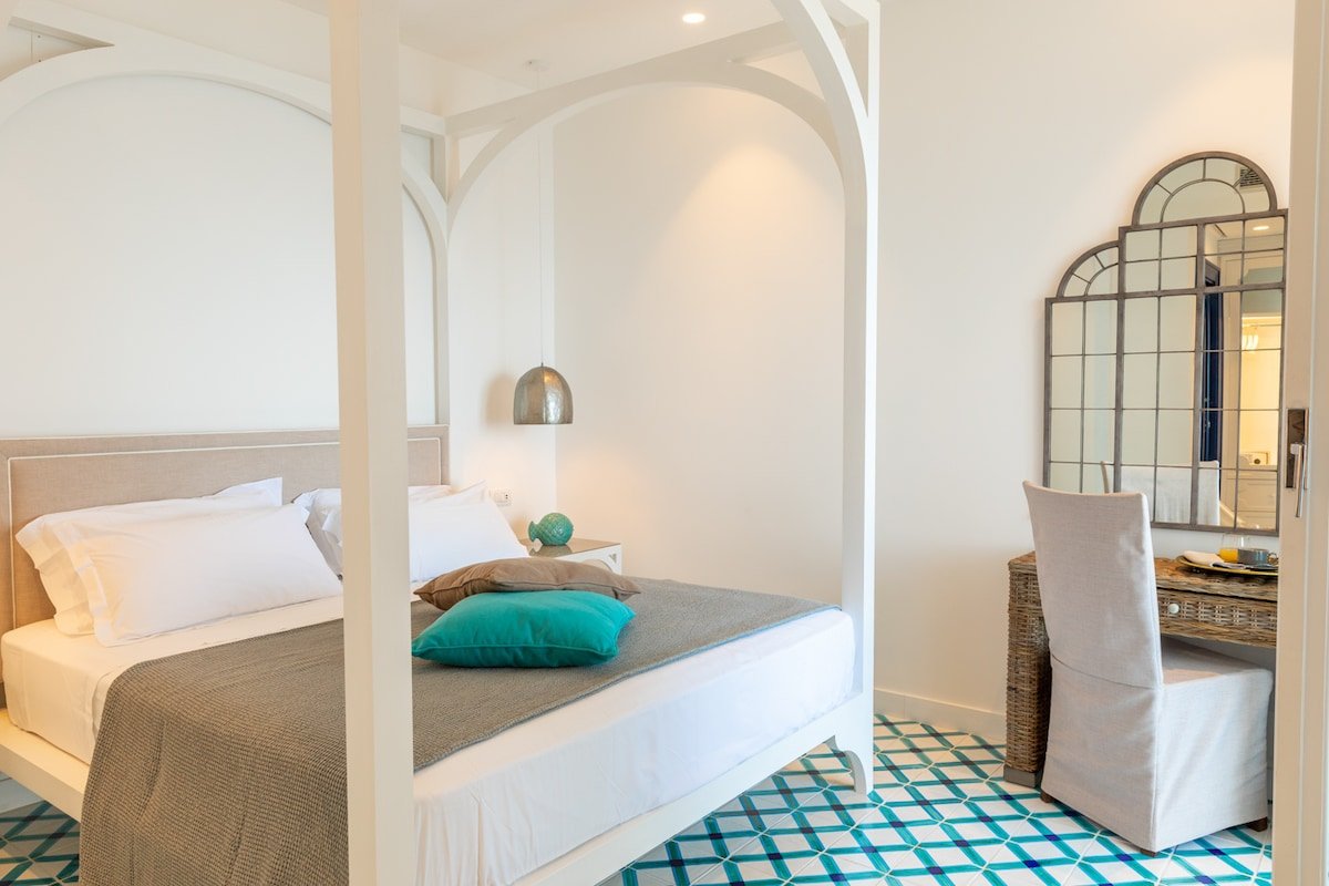 Lika gallery image 3