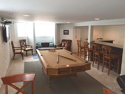 Massive 10 bd/5 ba house in heart of Wrigleyville