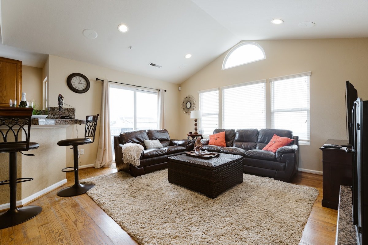 Mermaid Beach House, Walk to Beach / Aquarium! gallery image 4