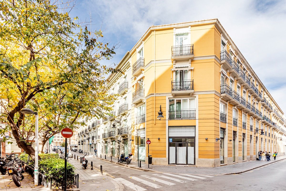 Valencia Apt with Pool & Gym – The Haven Escape gallery image 5