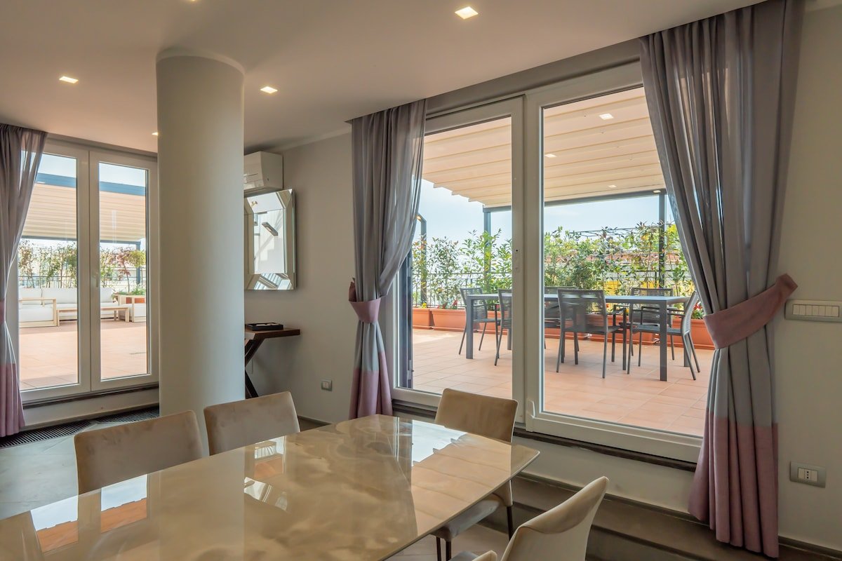 [Chiaia Rooftop] Sea & City Skyline Views gallery image 4