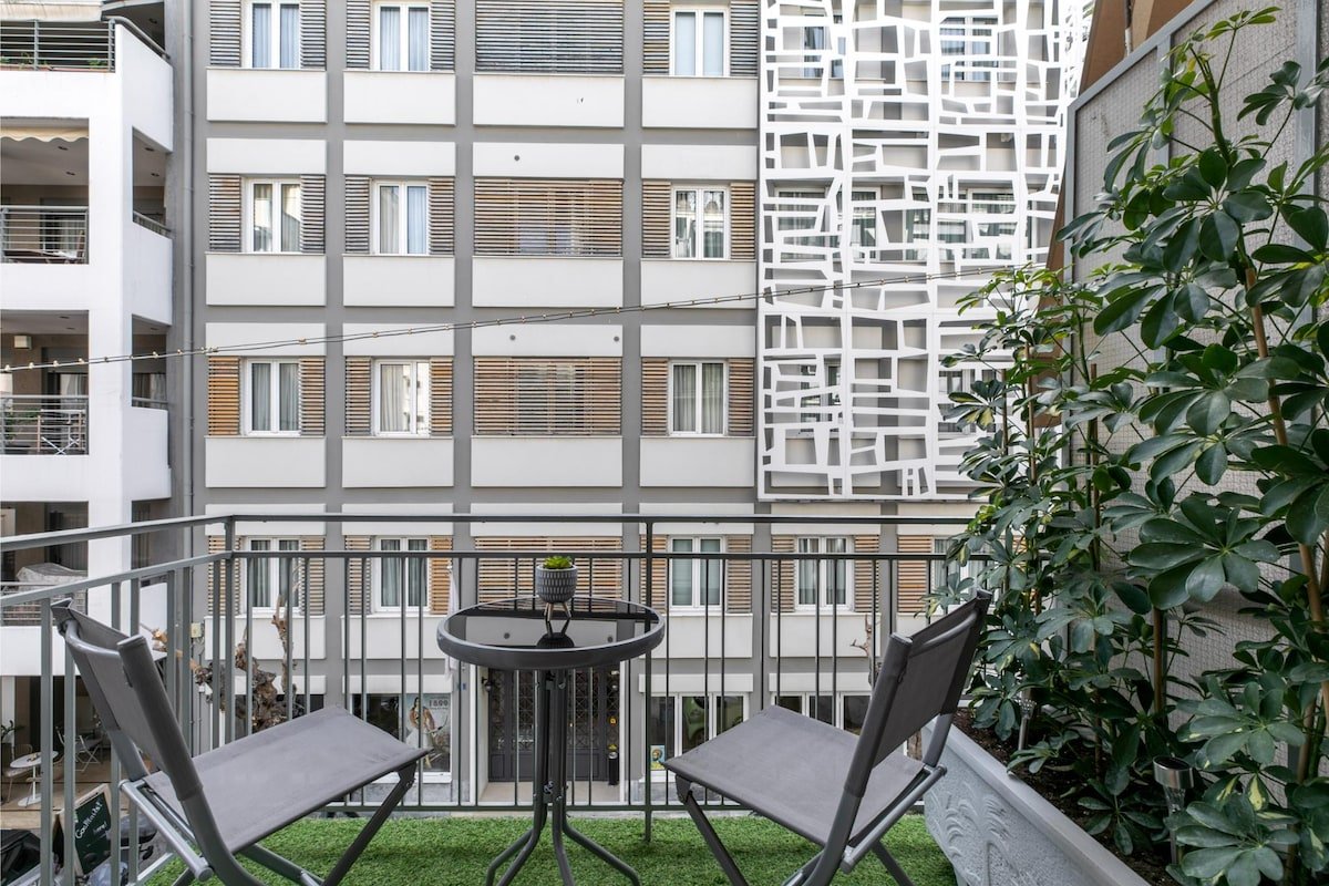 Acropolis Museum Apartment by A&A Residencies gallery image 5