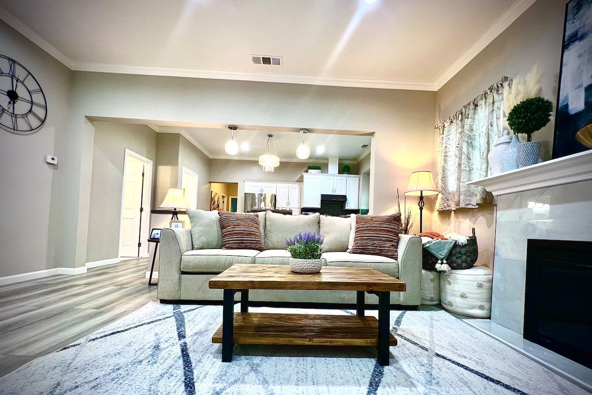 Luxurious & Grand 8 BR at the heart of San Jose gallery image 4