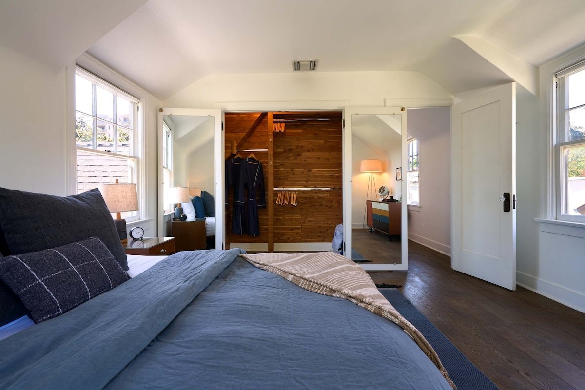 Whimsical Los Feliz House – Pool-Fire Pit-Dogs OK! gallery image 3