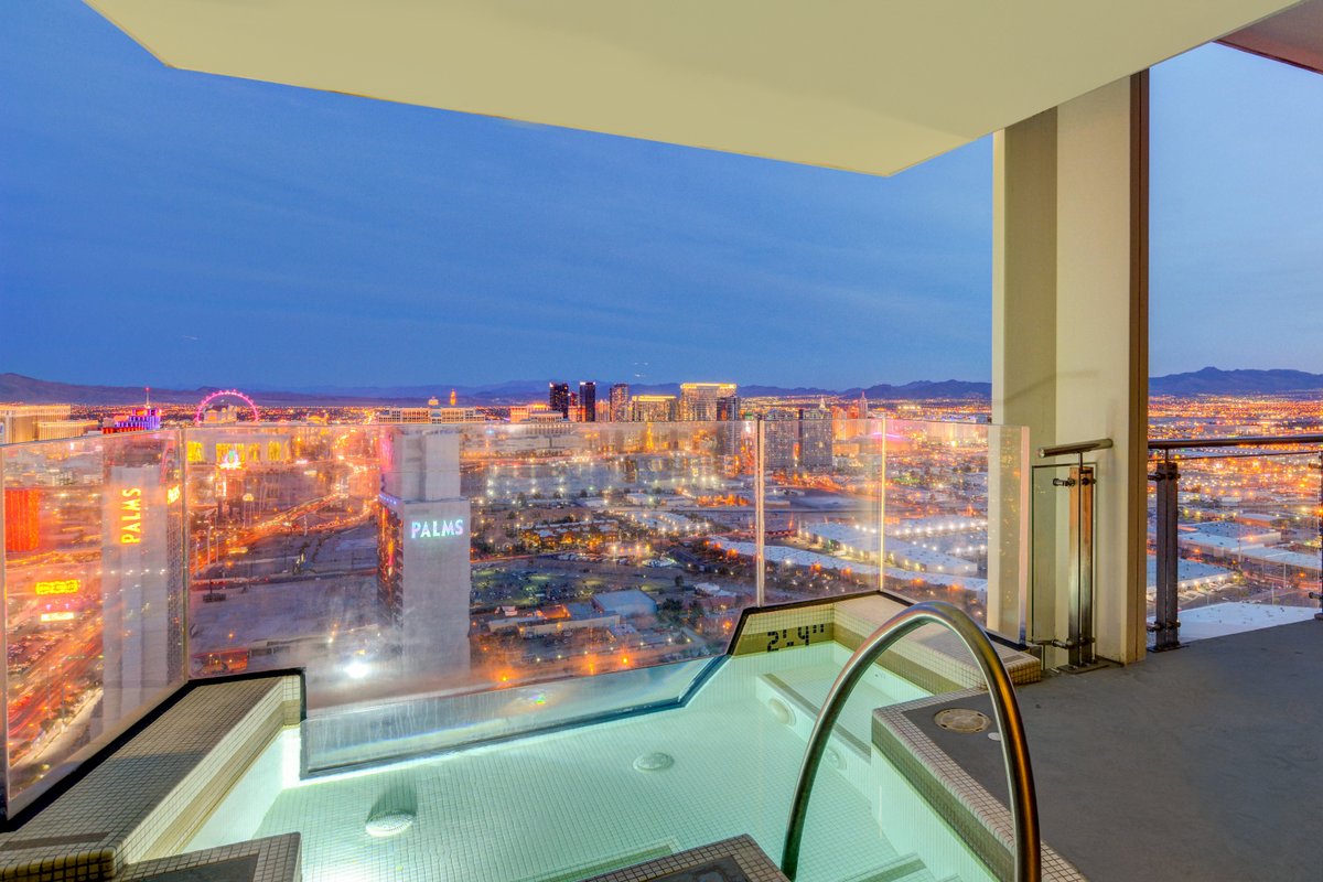 PH57 Palms Place Penthouse | Strip Views & Jacuzzi