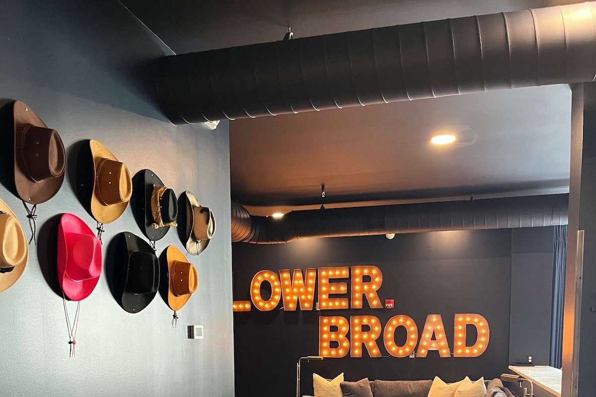 Nashville Lower Broadway Suite 4BR by Maddox Hotel gallery image 5