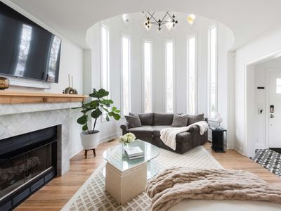 Arcadia Abbey – Luxe, Zen, & Pet-Friendly Getaway!