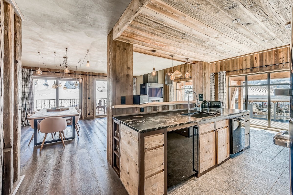 Madeleine gallery image 2