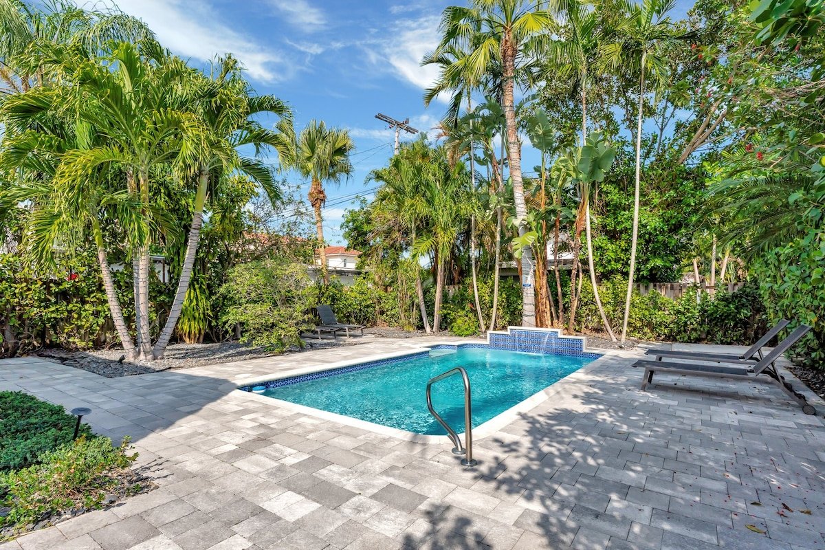 Daddy house-Victoria park with pool gallery image 3