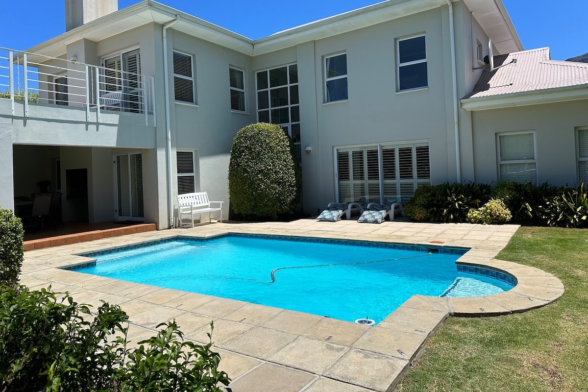 Dream Holiday on Erinvale Golf Estate in Cape Town gallery image 2