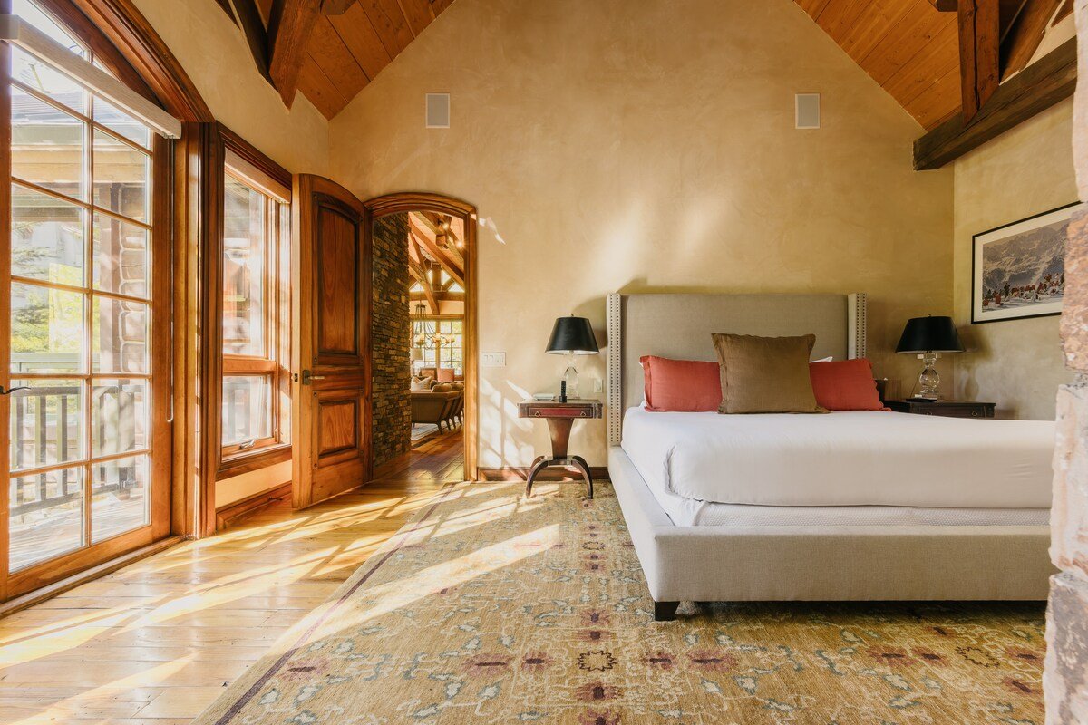 Walk to Ski, Ski Valet, Cabin | By InvitedHome gallery image 2